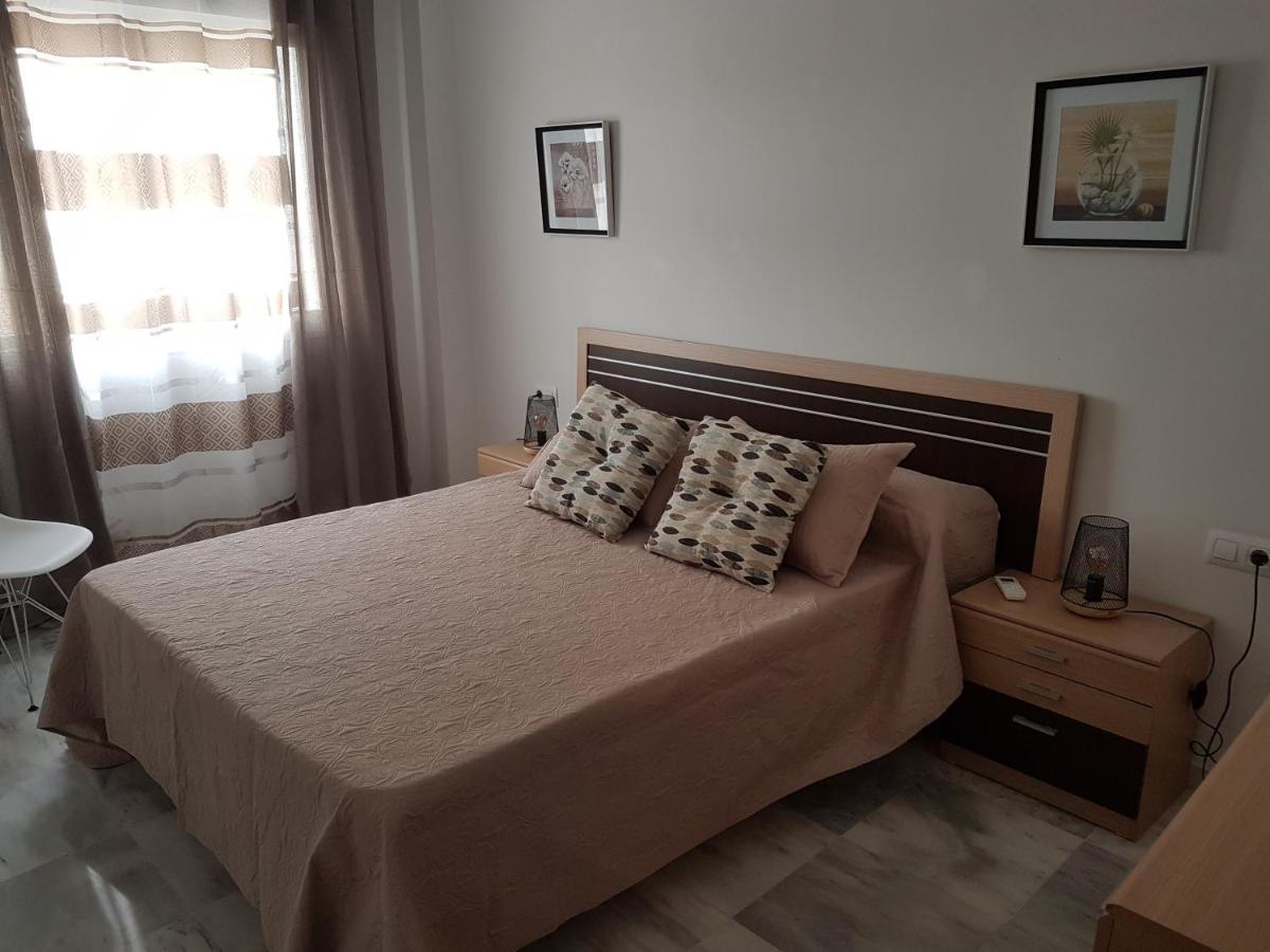 Apartamentos Seneca Junto Al Centro Malaga Bagian luar foto