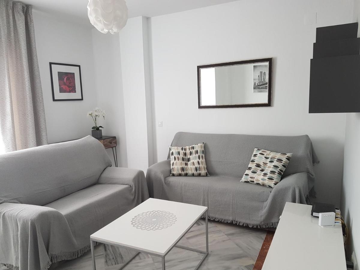 Apartamentos Seneca Junto Al Centro Malaga Bagian luar foto