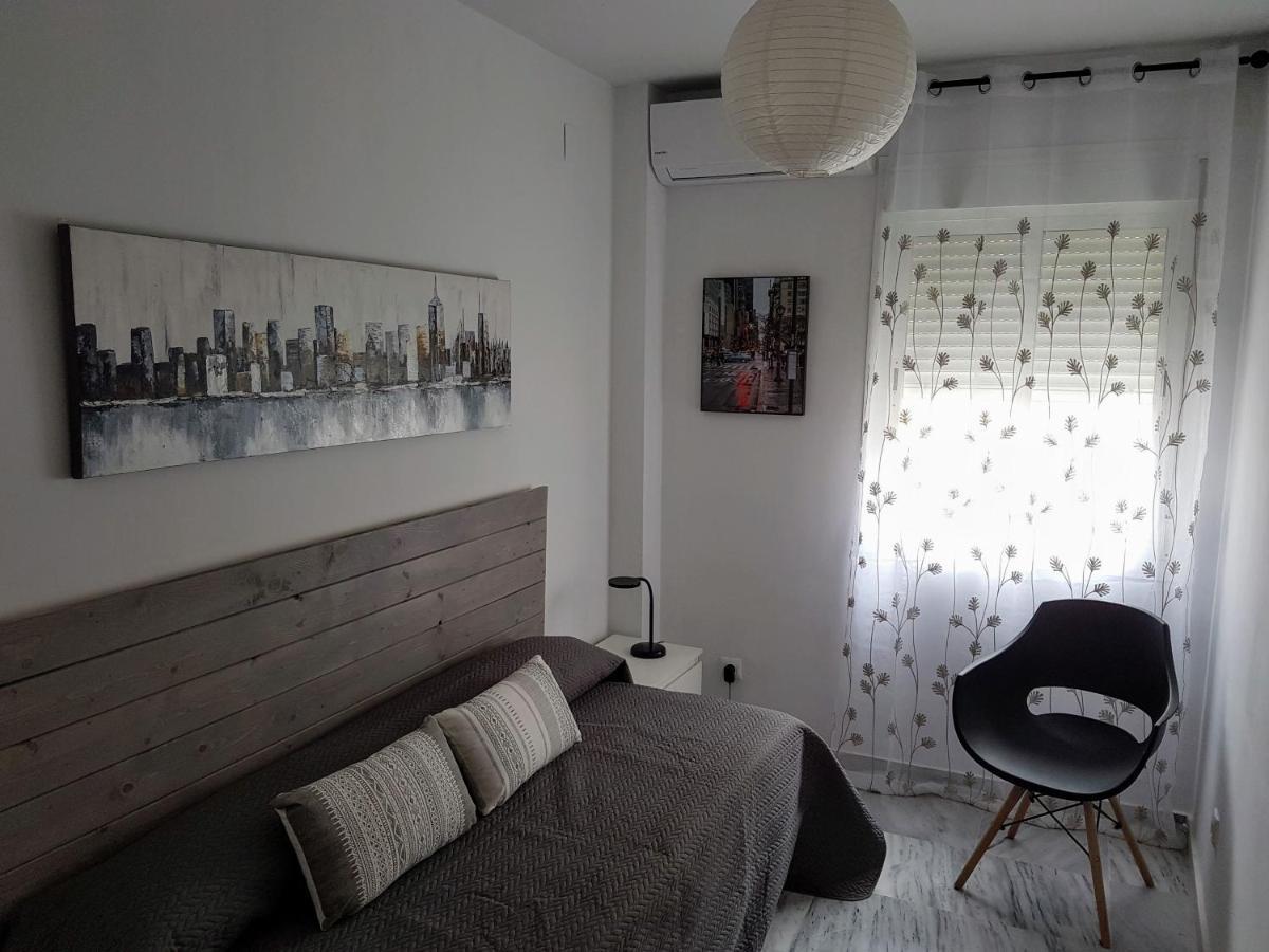 Apartamentos Seneca Junto Al Centro Malaga Bagian luar foto