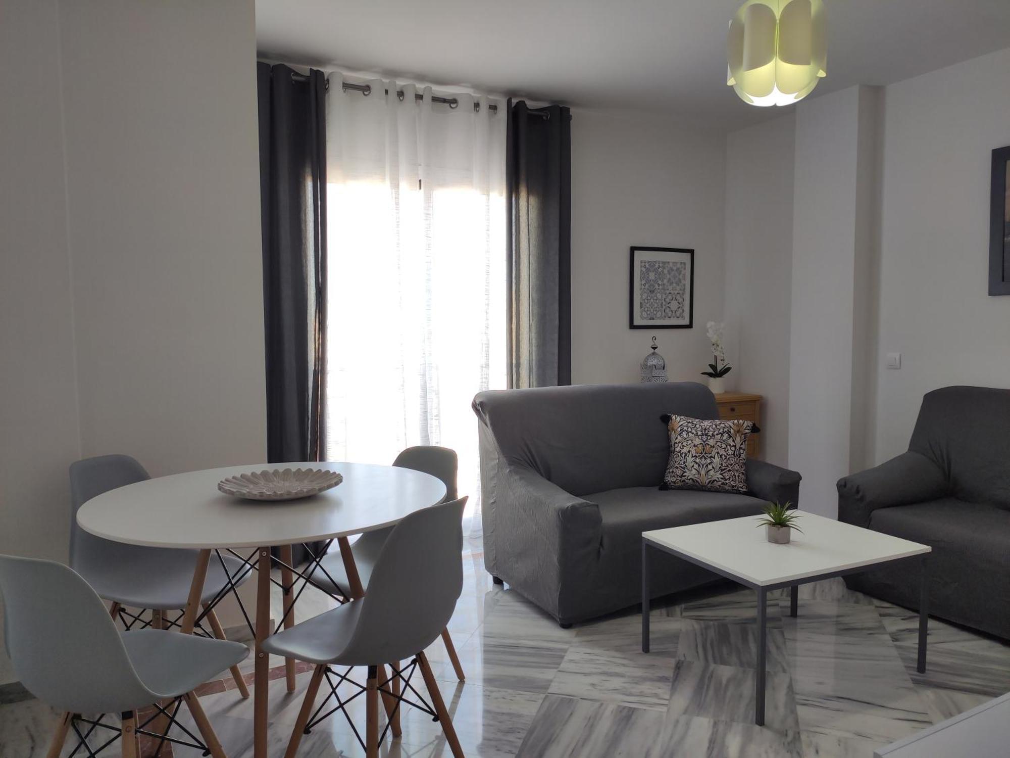 Apartamentos Seneca Junto Al Centro Malaga Bagian luar foto