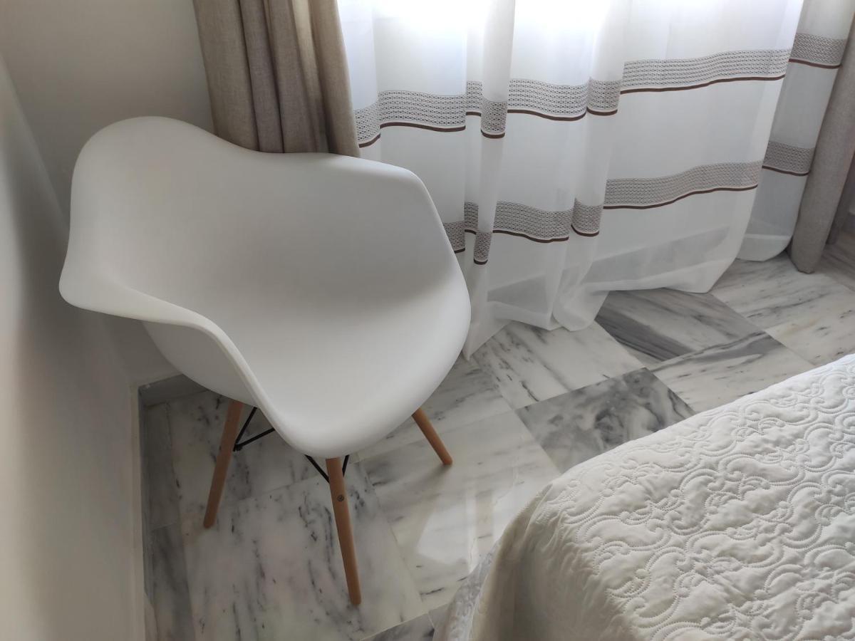 Apartamentos Seneca Junto Al Centro Malaga Bagian luar foto