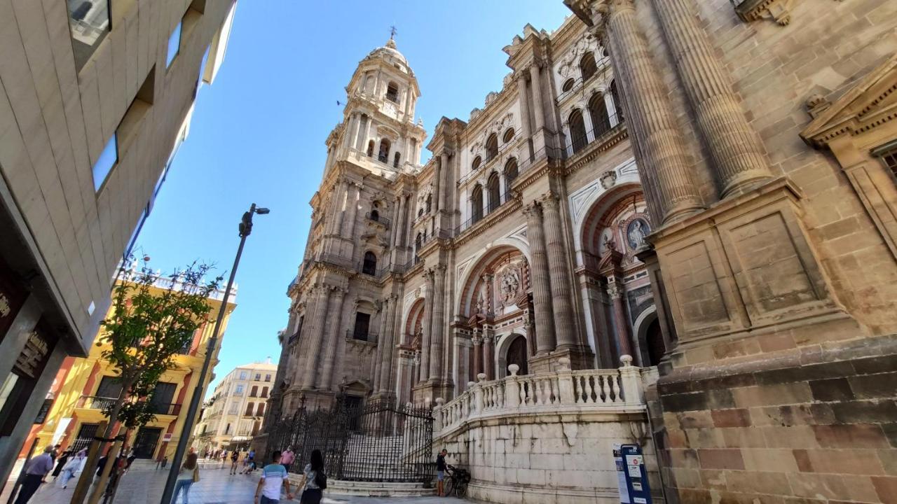 Apartamentos Seneca Junto Al Centro Malaga Bagian luar foto